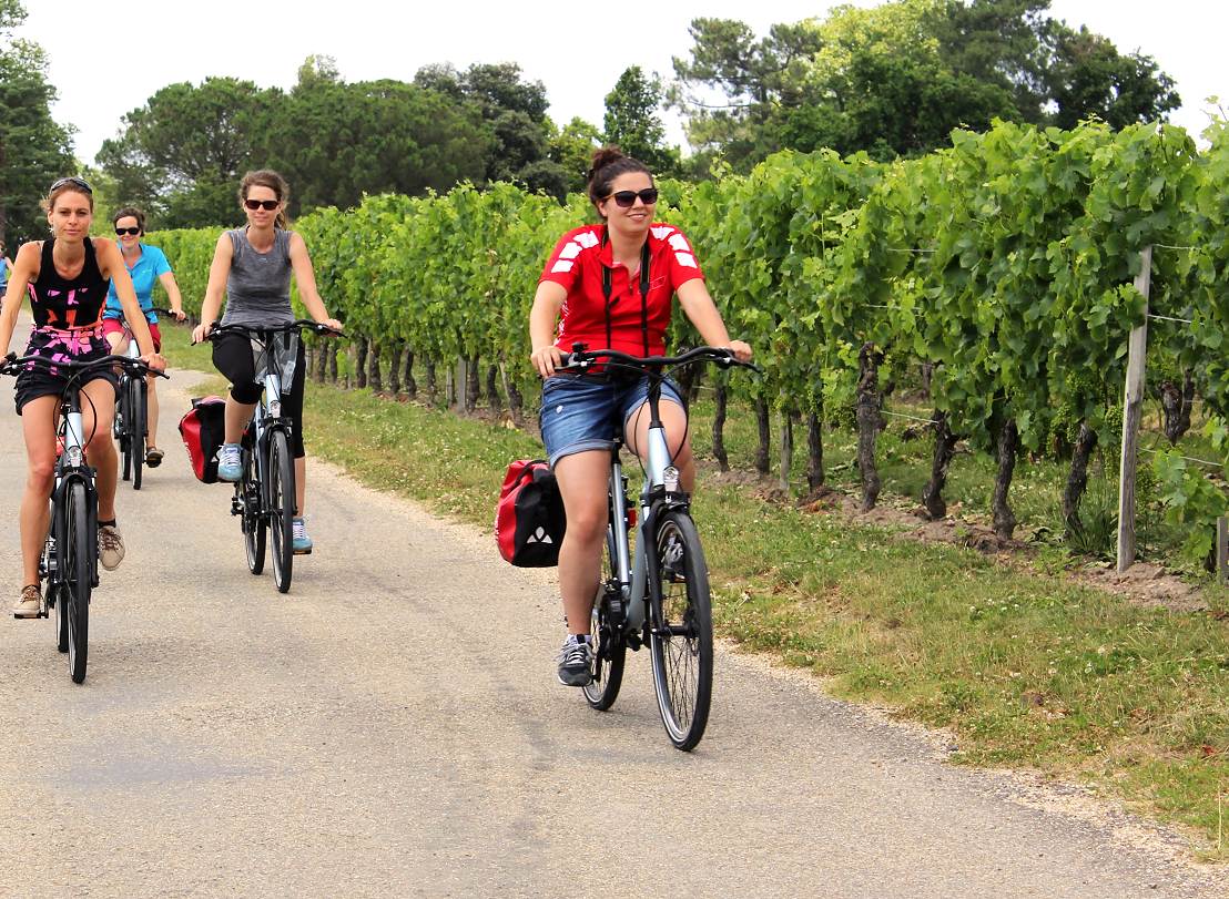 Bike tour from Bordeaux to Arcachon. Cycling holidays in south of Bordeaux region