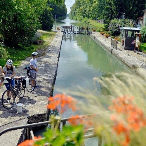 Canal de Garonne à vélo. Randonnée de Bordeaux à Toulouse