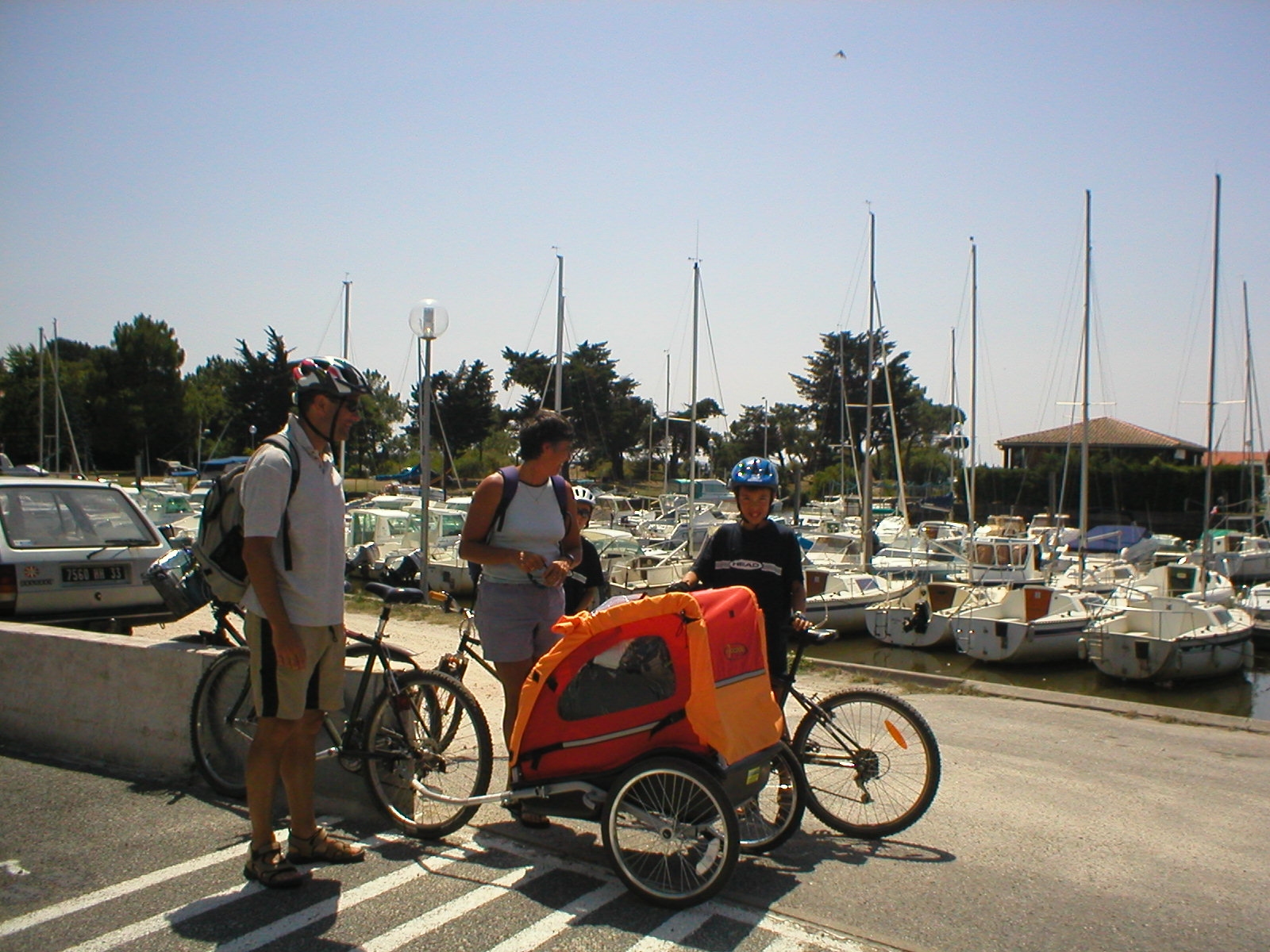 Bordeaux Cycling tour from the vineyard to the ocean and Arcachon