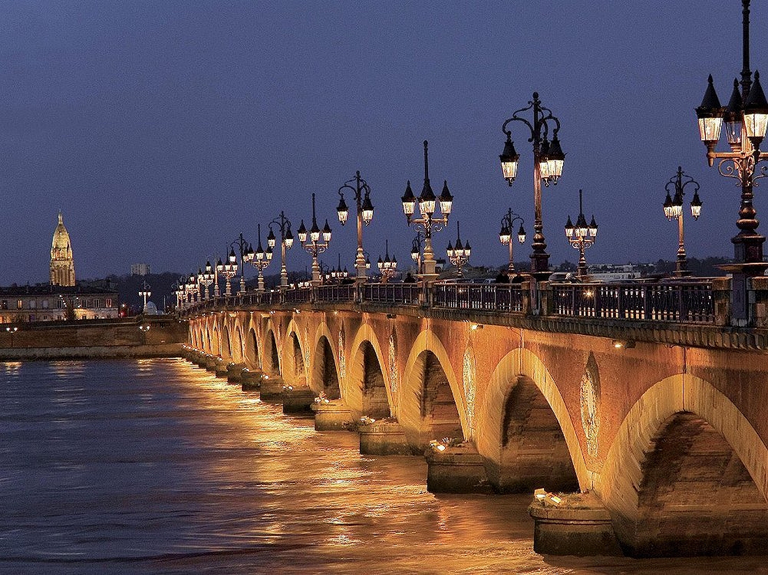 Group travel in Gironde region - Bordeaux, Vineyards and ocean