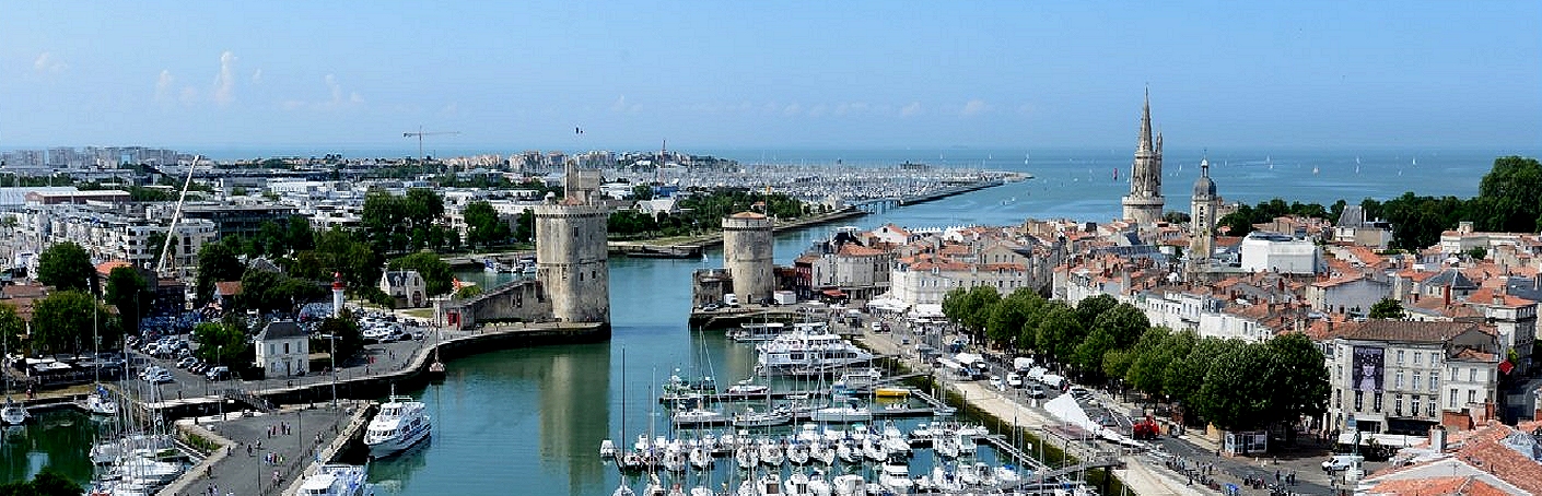 Le Port de Biganos sur la vélo route autour du bassin d'Arcachon sur la côte atlantique en Gironde